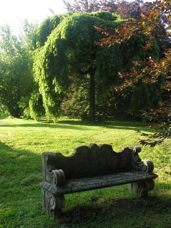 Bed and Breakfast Il Giardino Di Iside Roletto Exterior foto