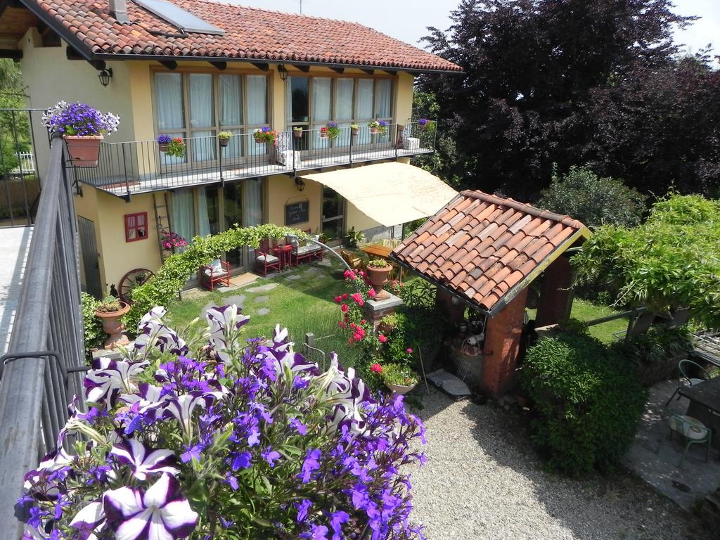 Bed and Breakfast Il Giardino Di Iside Roletto Exterior foto